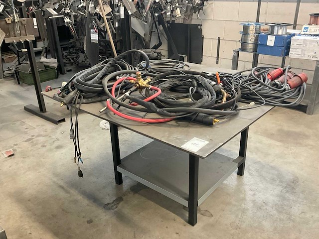 Partij lastoortsen en divers - afbeelding 1 van  7