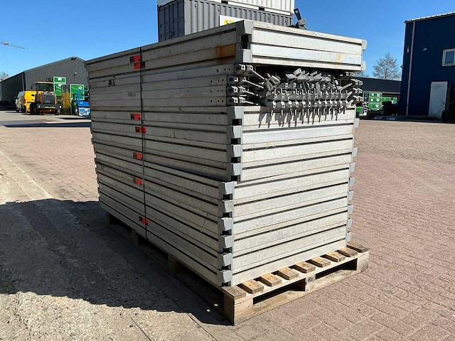 Partij layher platformdelen en diagonaalschoren - afbeelding 6 van  10