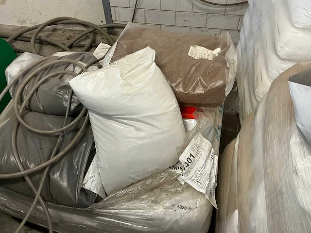 Partij ldpe, lldpe en lucobit granulaatkorrels - afbeelding 2 van  10