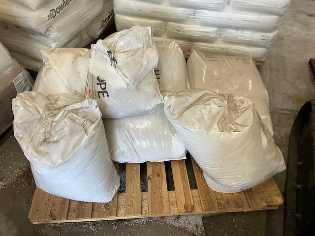 Partij ldpe, lldpe en lucobit granulaatkorrels - afbeelding 3 van  10