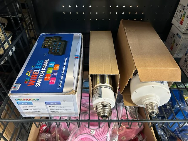 Partij led verlichting en elektronica w.o. intech - afbeelding 2 van  6
