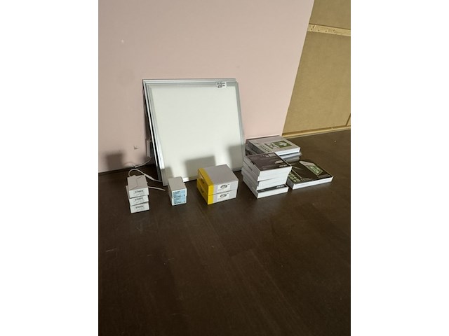 Partij led verlichting en noodverlichting - afbeelding 1 van  7