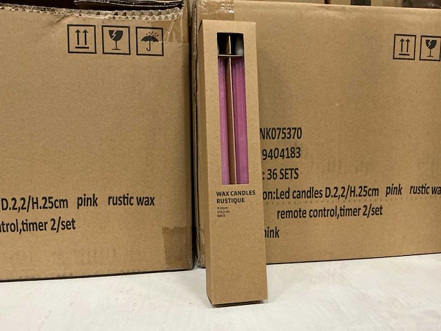 Partij led wax candles d2,2/h25cm pink rustic 2/set (108 sets) - afbeelding 1 van  4