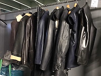 Partij lederen en kunstlederen jassen - afbeelding 1 van  10