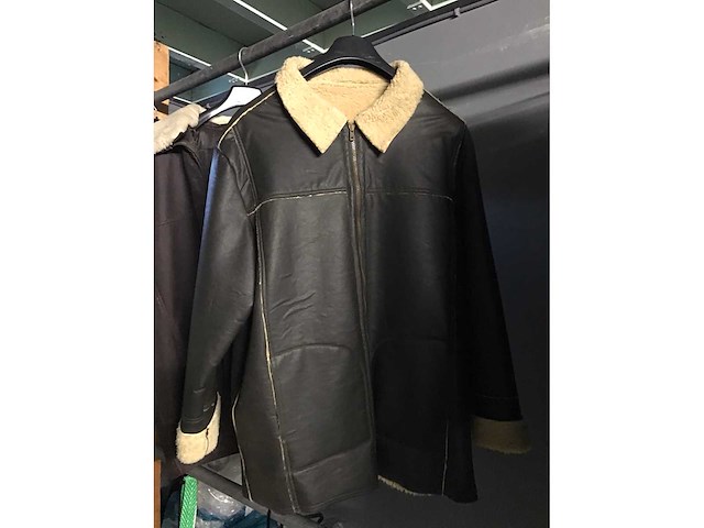 Partij lederen en kunstlederen jassen - afbeelding 3 van  10