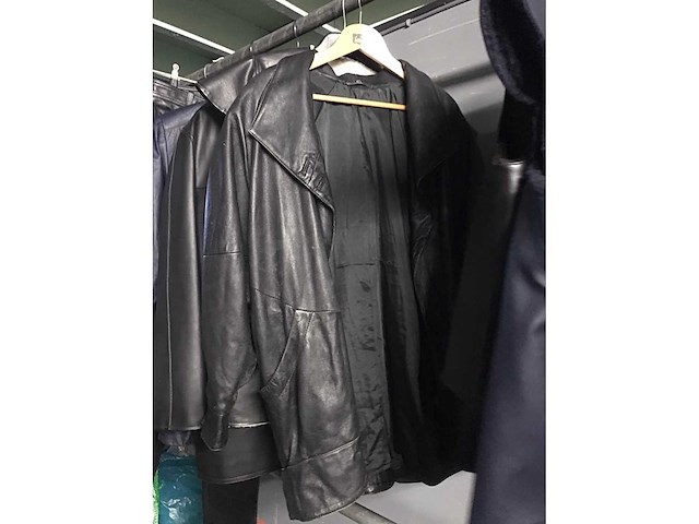 Partij lederen en kunstlederen jassen - afbeelding 9 van  10