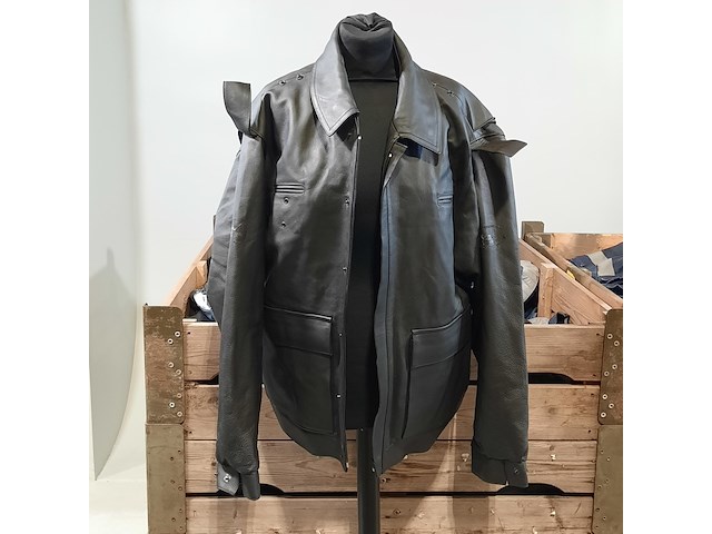 Partij lederen jassen en broeken - afbeelding 2 van  16