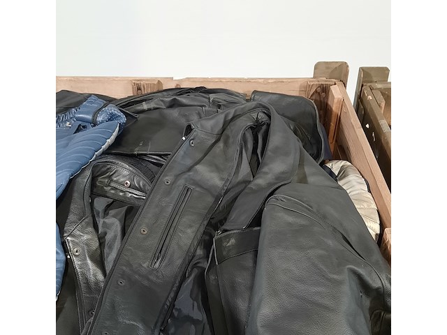 Partij lederen jassen en broeken - afbeelding 5 van  16