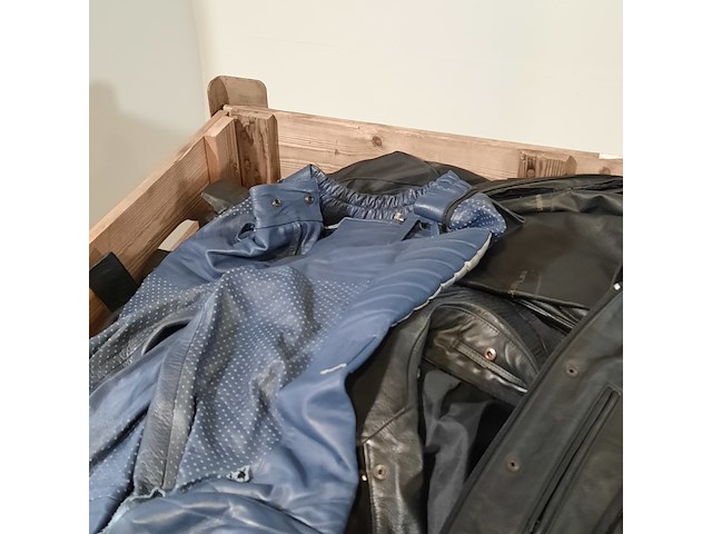 Partij lederen jassen en broeken - afbeelding 7 van  16