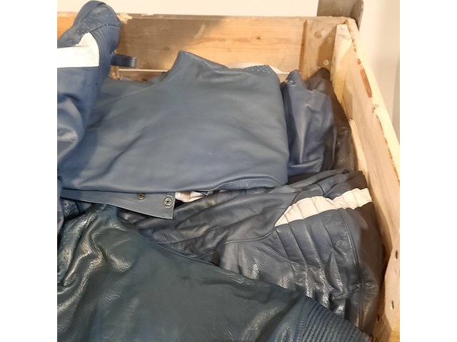 Partij lederen jassen en broeken - afbeelding 14 van  16