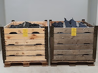 Partij lederen jassen en broeken