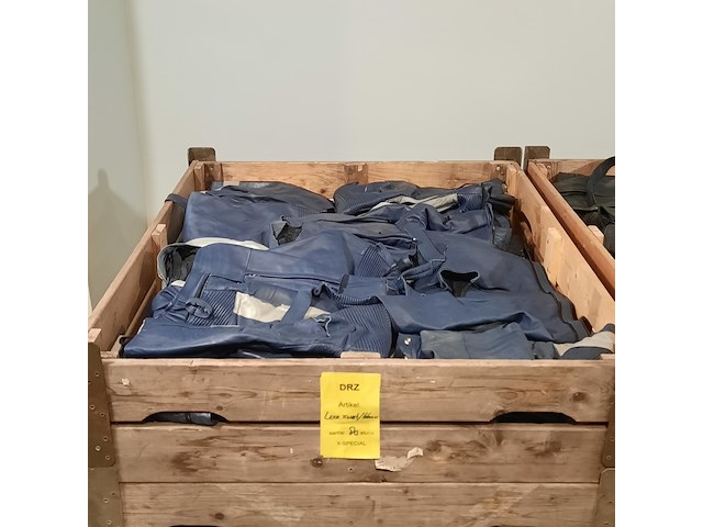 Partij lederen jassen en broeken - afbeelding 6 van  13