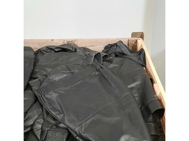 Partij lederen jassen en broeken - afbeelding 4 van  13