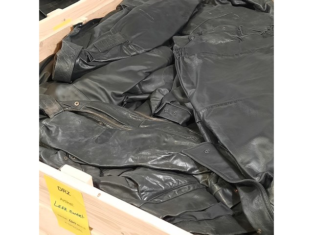 Partij lederen jassen en broeken - afbeelding 5 van  13