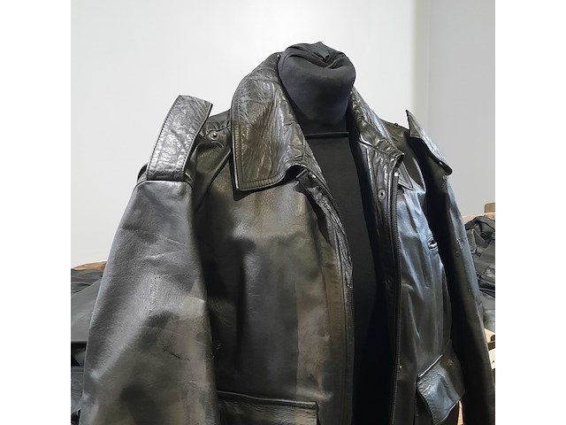 Partij lederen jassen en broeken - afbeelding 7 van  13
