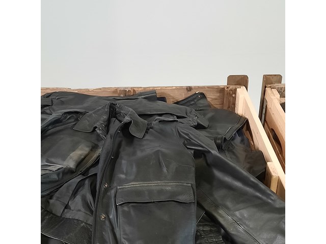 Partij lederen jassen en broeken - afbeelding 11 van  13