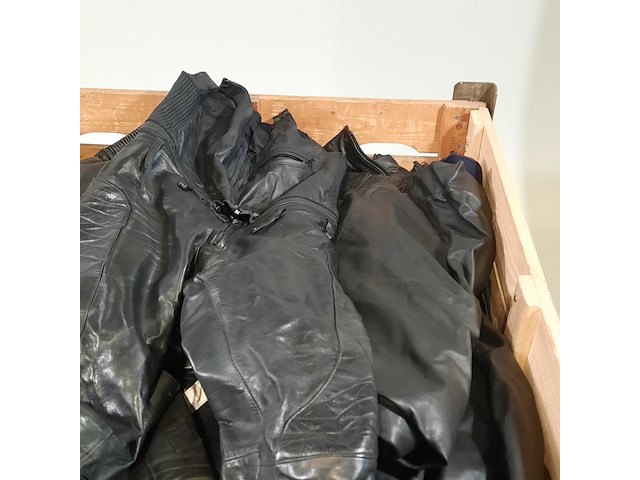 Partij lederen jassen en broeken - afbeelding 5 van  16
