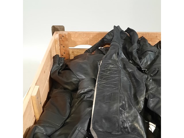 Partij lederen jassen en broeken - afbeelding 6 van  16