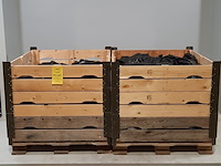 Partij lederen jassen en broeken