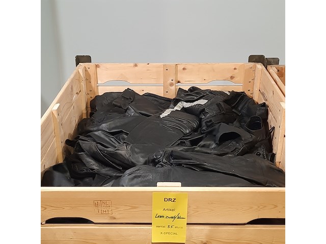 Partij lederen jassen en broeken - afbeelding 9 van  16