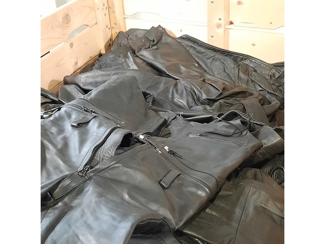 Partij lederen jassen en broeken - afbeelding 11 van  16