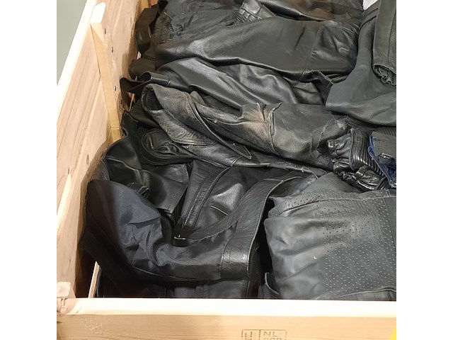Partij lederen jassen en broeken - afbeelding 14 van  16