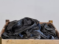 Partij lederen jassen (zonder mouwen) en kledingstukken - afbeelding 9 van  16