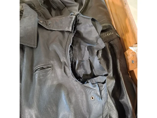 Partij lederen kleding (zonder mouwen ed) - afbeelding 5 van  9