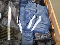 Partij lederen kleding - afbeelding 3 van  18