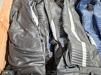 Partij lederen kleding - afbeelding 4 van  18
