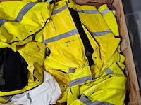 Partij lederen kleding - afbeelding 10 van  18