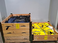 Partij lederen kleding - afbeelding 1 van  18