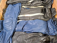Partij lederen kleding - afbeelding 11 van  18