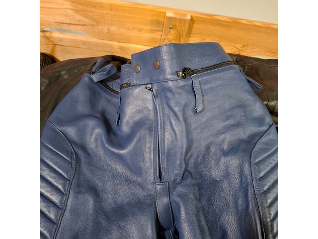 Partij lederen kleding - afbeelding 14 van  18
