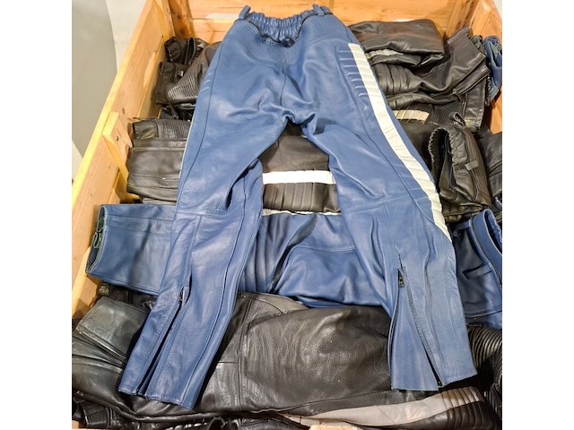 Partij lederen kleding - afbeelding 15 van  18