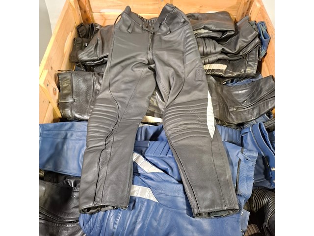 Partij lederen kleding - afbeelding 16 van  18