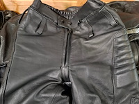 Partij lederen kleding - afbeelding 18 van  18