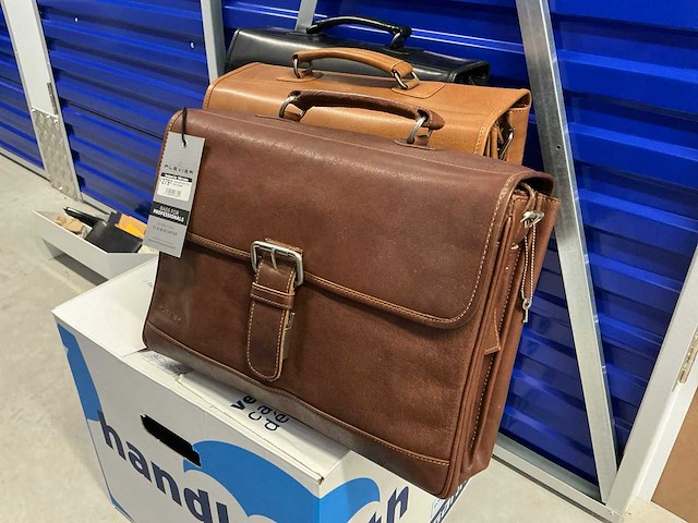 Partij lederwaren (dames en heren tassen/portefeuilles) - afbeelding 1 van  72