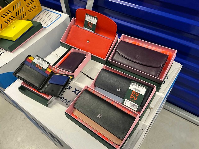 Partij lederwaren (dames en heren tassen/portefeuilles) - afbeelding 13 van  72