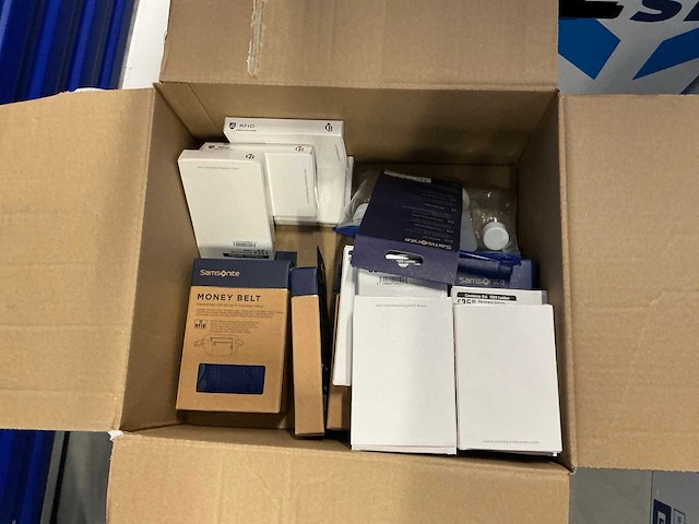 Partij lederwaren (dames en heren tassen/portefeuilles) - afbeelding 64 van  72