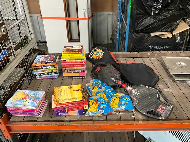 Partij leesboeken en divers - afbeelding 1 van  6
