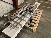 Partij legbord en kledingrek - afbeelding 3 van  4