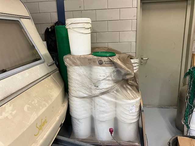 Partij lege emmers (23 liter) - afbeelding 1 van  3