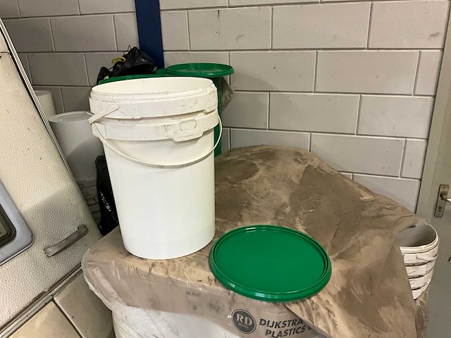 Partij lege emmers (23 liter) - afbeelding 2 van  3