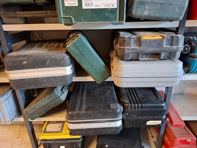 Partij lege gereedschapsboxen o.a. makita, bosch - afbeelding 7 van  10