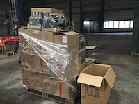 Partij lege wijnflessen - afbeelding 1 van  2