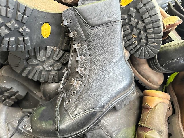 Partij legerkisten - afbeelding 1 van  5