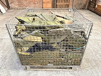 Partij legerkleding - afbeelding 1 van  4