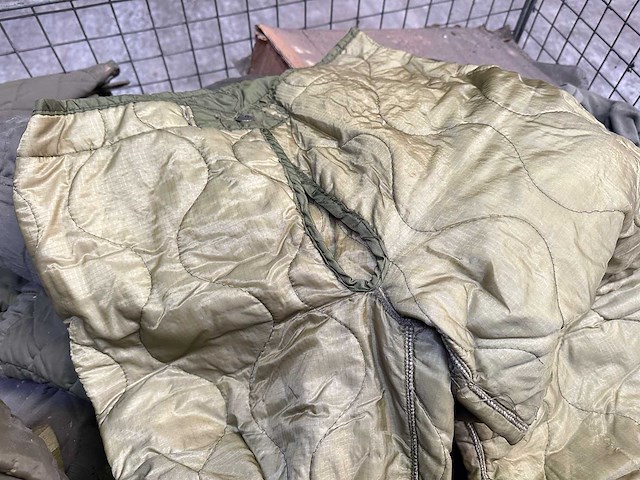 Partij legerkleding - afbeelding 4 van  4