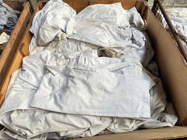 Partij legerkleding - afbeelding 2 van  8